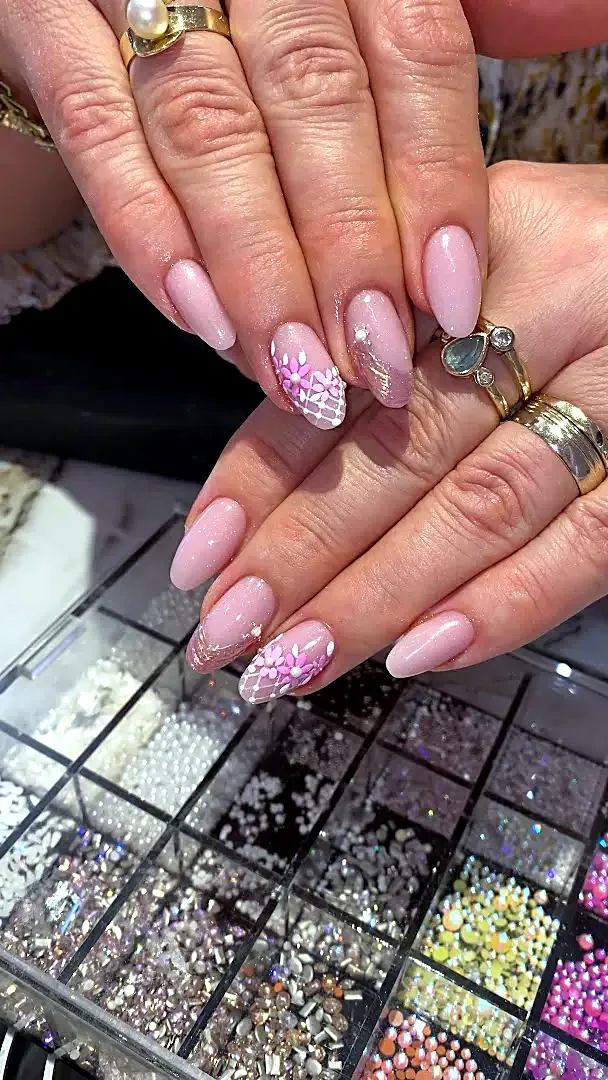 Lyly Nails — Einblick